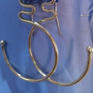 Boucles d&rsquo;oreilles en bronze doré modèle créole