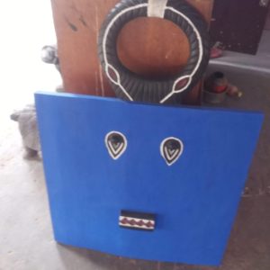 Masque linaire pour décoration